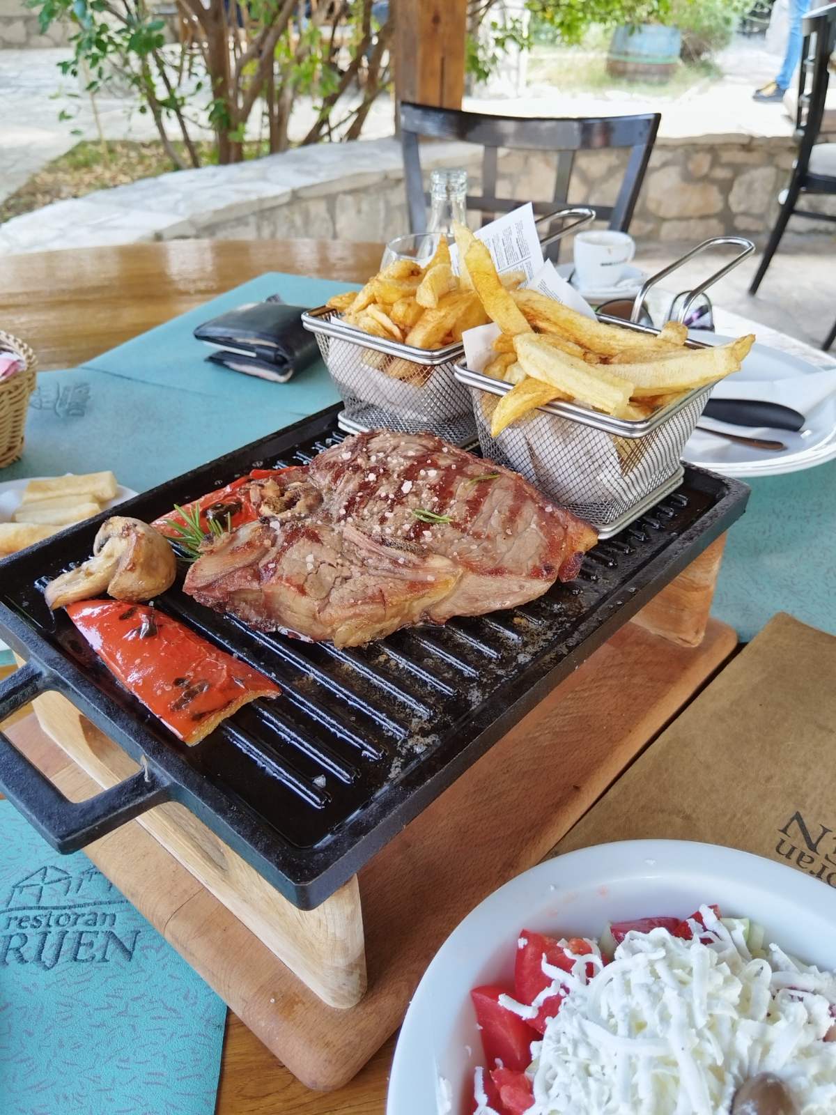 Degustirali smo odličan T-bone stejk u restoranu Drijen kod Ivanice